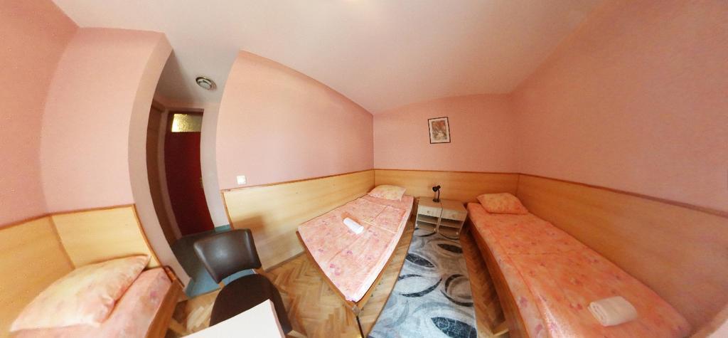 מוסטר Motel Han מראה חיצוני תמונה