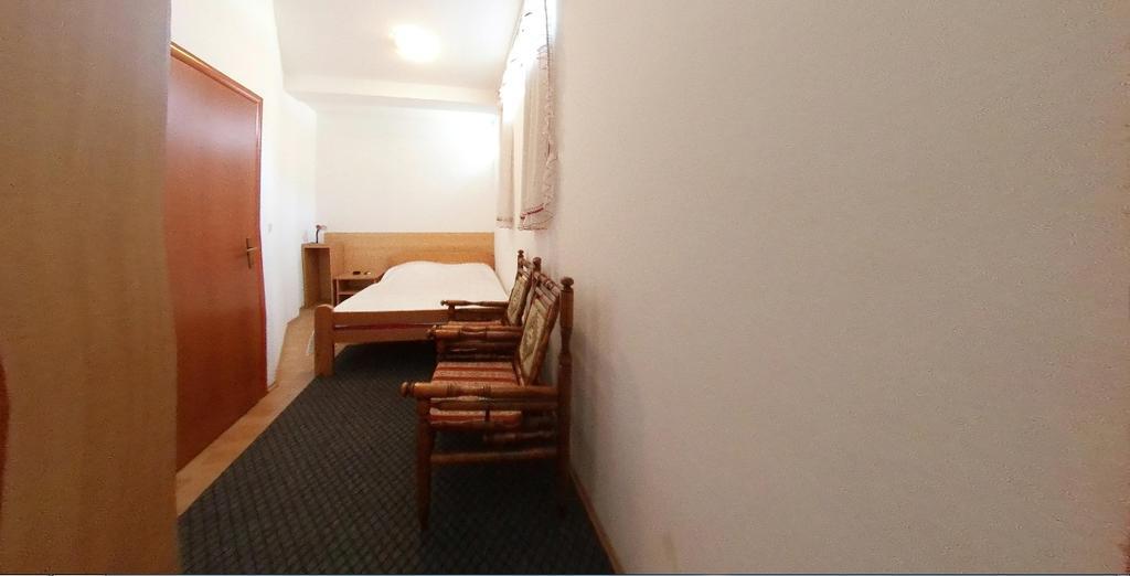 מוסטר Motel Han מראה חיצוני תמונה