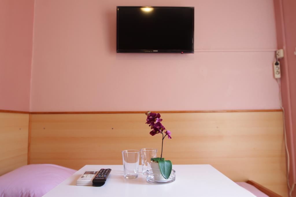 מוסטר Motel Han מראה חיצוני תמונה