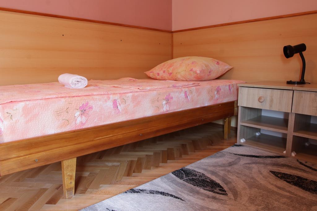 מוסטר Motel Han מראה חיצוני תמונה