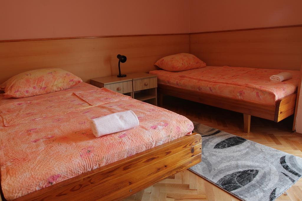 מוסטר Motel Han מראה חיצוני תמונה