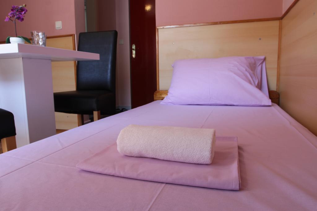 מוסטר Motel Han מראה חיצוני תמונה