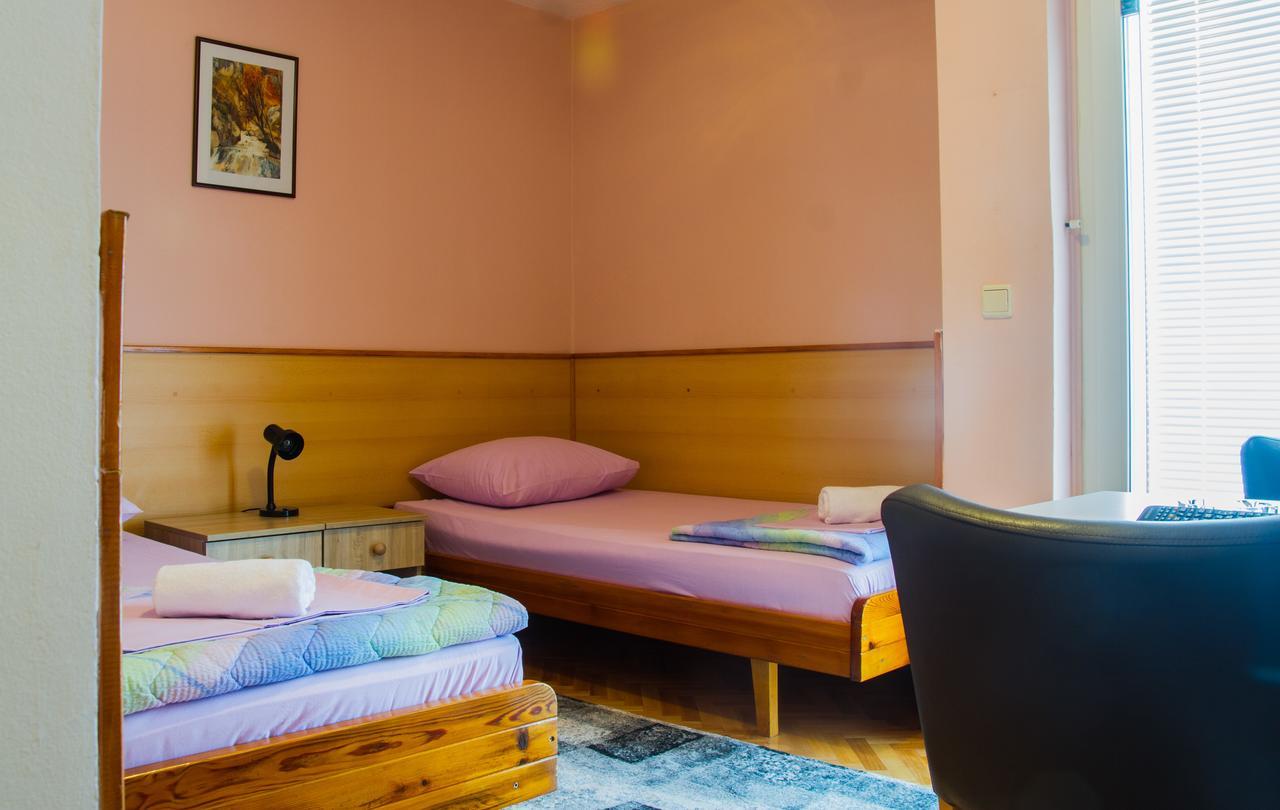 מוסטר Motel Han מראה חיצוני תמונה